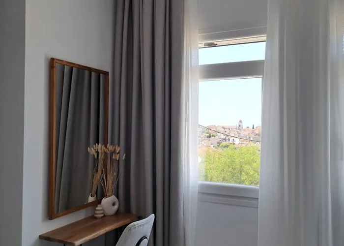 Daire Thassos Colours