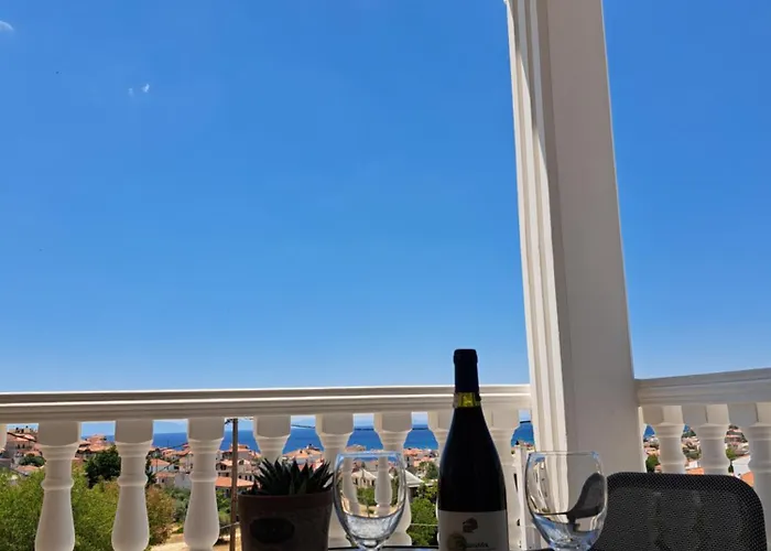 Thassos Colours يميناريا